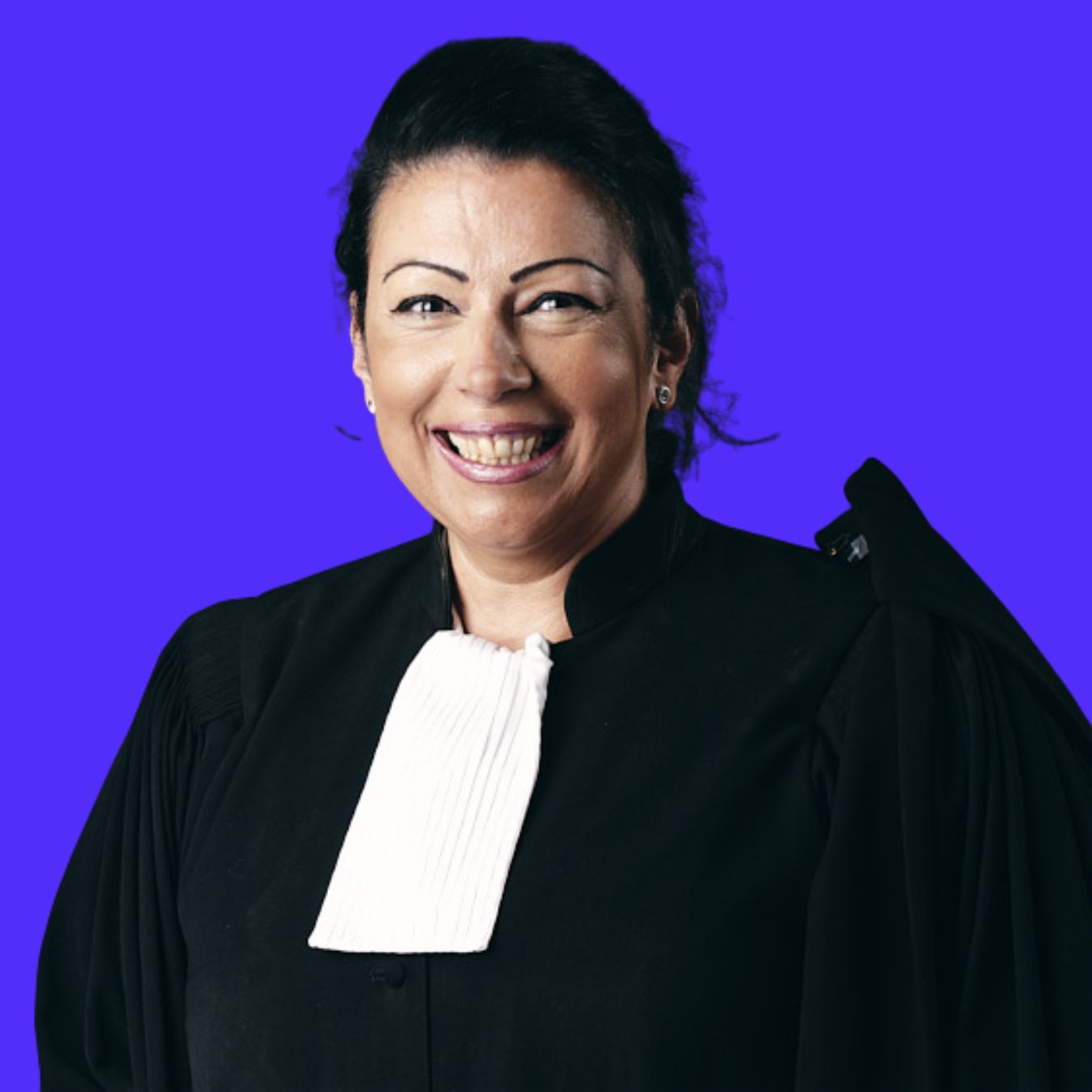 Portrait de Cécile Pesson, avocate associée en droit social au sein du Groupe Novances.
